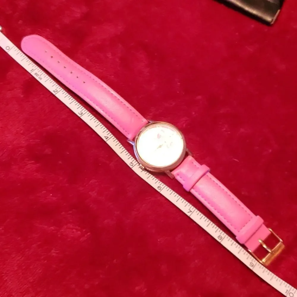 NEW SANRIO HKAQ5901 Hello Kitty Rose Gold Case Pink Band New Battery Works Great